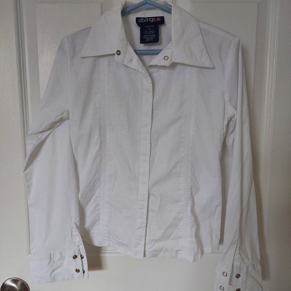 Siblings Girl's Cute White Stretchy Cotton Concealed-button Shirt - Size M